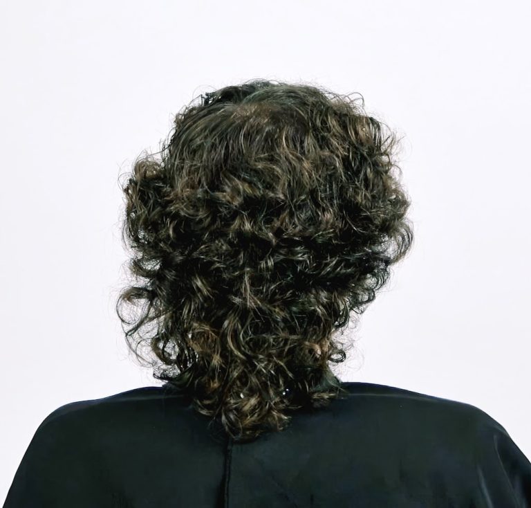 Circular Curly Cut – Michał Lewiński