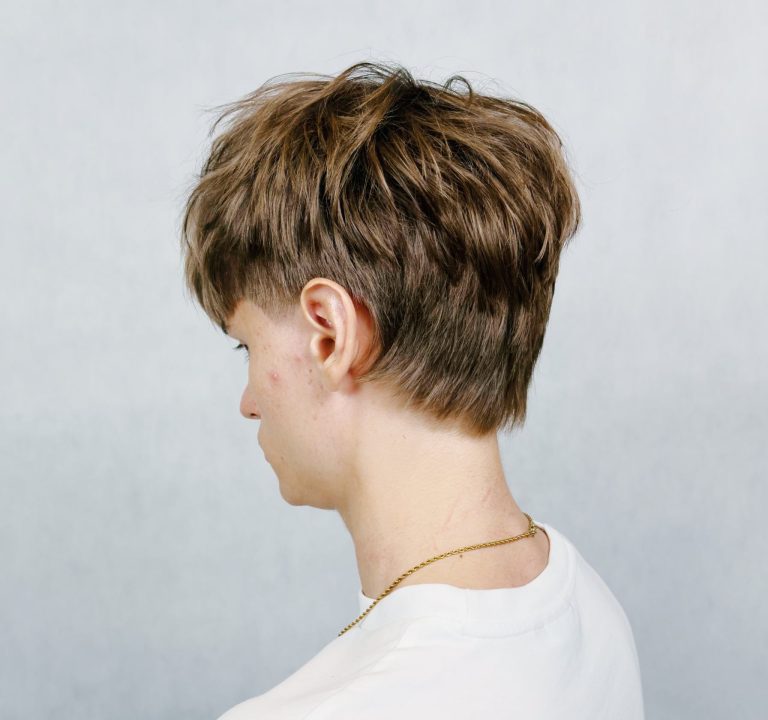 Teksturowany mullet z gradacją – Anastasiia Verbitskaya