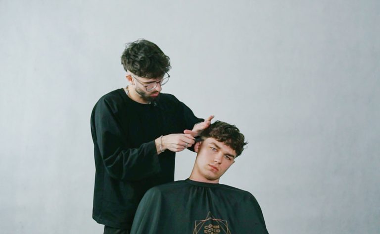 Taper Fade na włosach kręconych - Albert Banaszek